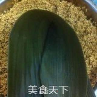 蛋黄肉粽的做法步骤：11
