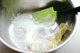 杏仁牛油小花曲奇的做法步骤：1