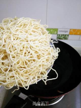 江笋肉片炒面的做法步骤：5
