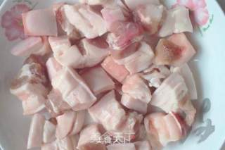红烧梅豆肉的做法步骤：1