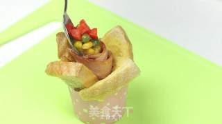 吐司鸡蛋盅的做法步骤：4