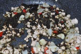 肉末榄菜炒蚕豆的做法步骤：8