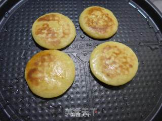 奶香玉米面糯米饼的做法步骤：6