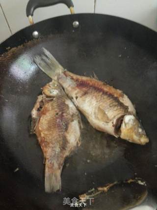 鲫鱼豆腐汤的做法步骤：2