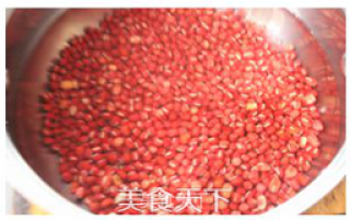 红豆沙冰的做法步骤：1