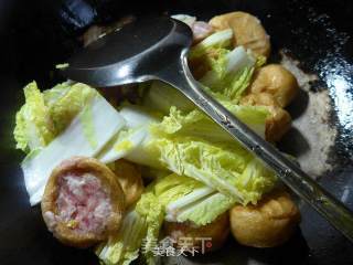 娃娃菜煮肉面筋的做法步骤：5