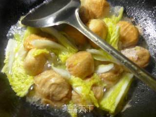 娃娃菜煮肉面筋的做法步骤：7