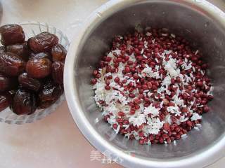 红豆蜜枣粽子的做法步骤：3
