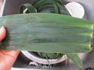 红豆蜜枣粽子的做法步骤：4