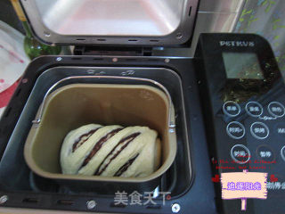 面包机也能做出细腻美味，浓郁松软的----豆沙面包！的做法步骤：7