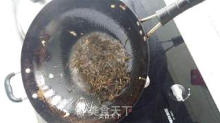 健康营养又方便的羊栖菜虾米蛋炒饭的做法步骤：3