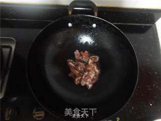 腊肠炒芹菜的做法步骤：2