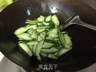 鸡蛋黄瓜---又名混蛋黄瓜的做法步骤：5
