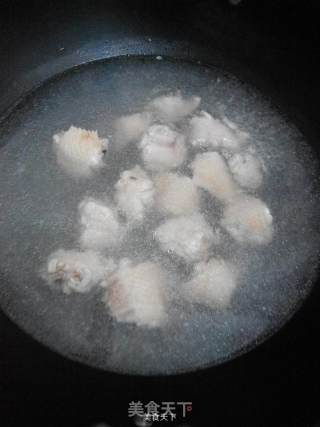 剁椒鸡翅蒸豆皮的做法步骤：2