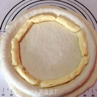 芝心鸡肉虾仁披萨的做法步骤：5