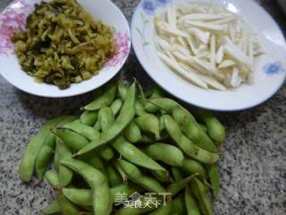 茭白雪菜炒毛豆的做法步骤：1
