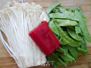金针菇拌荷兰豆的做法步骤：1