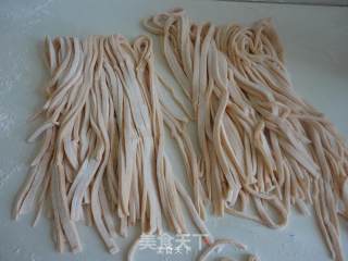 胡萝卜汁手擀面的做法步骤：10