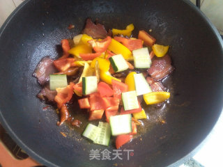 彩椒炒腊肉的做法步骤：7