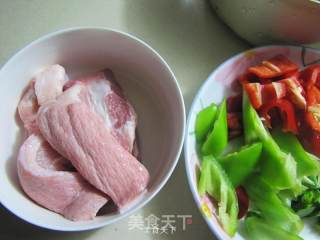 川式回锅肉的做法步骤：1