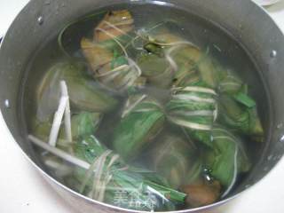 红枣莲子青豆粽的做法步骤：10