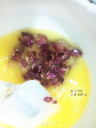 提子蛋黄玫瑰奶香酥的做法步骤：3