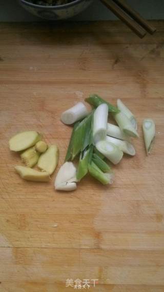 卤鸡爪的做法步骤：2