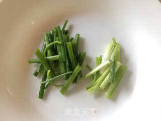 油焖茭白的做法步骤：3