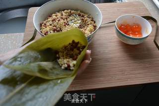 板栗蛋黄鲜肉粽的做法步骤：9