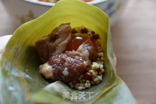 板栗蛋黄鲜肉粽的做法步骤：11