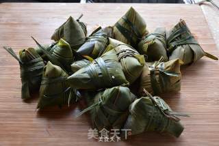 板栗蛋黄鲜肉粽的做法步骤：16