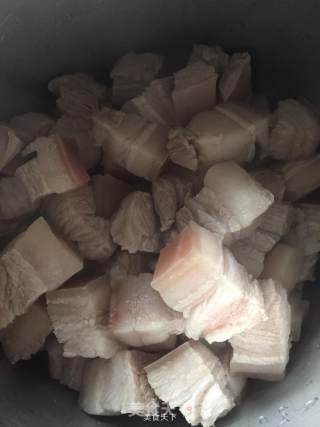 （坛肉）东北做法的做法步骤：3