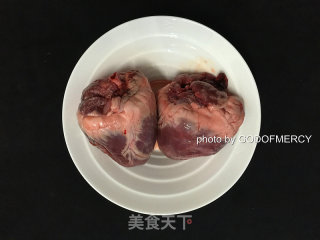蒸着吃的卤猪心的做法步骤：9