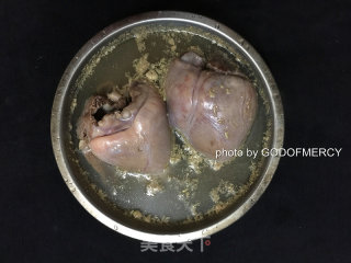 蒸着吃的卤猪心的做法步骤：12
