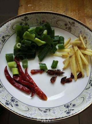 红烧肉的做法步骤：1