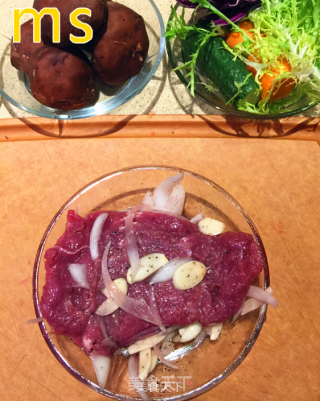 【曼思私房菜】芝士焗香菇酿牛排的做法步骤：6