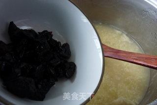 西梅小米银耳粥的做法步骤：8