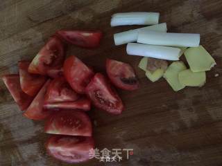 番茄鲫鱼汤的做法步骤：3