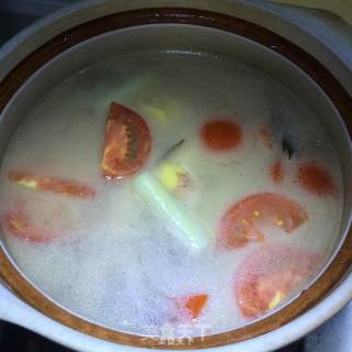 番茄鲫鱼汤的做法步骤：8
