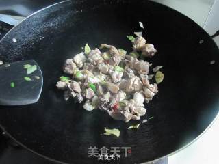 三杯鸡的做法步骤：7