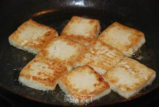 猪肉香菇焖豆腐双面黄--香浓软滑下饭菜的做法步骤：2