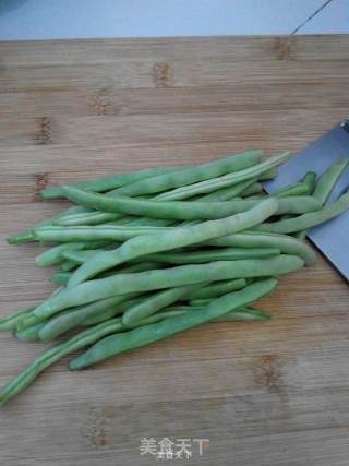 榄菜肉末四季豆的做法步骤：1