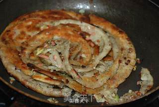 椒盐香酥手撕饼的做法步骤：7