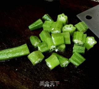 冰镇秋葵--配日本酱油及芥末吃出特别的味道的做法步骤：2