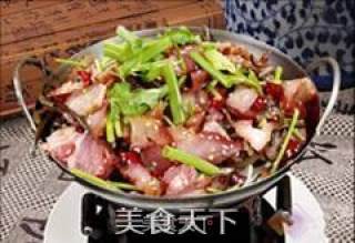 干锅腊肉茶树菇的做法步骤：1