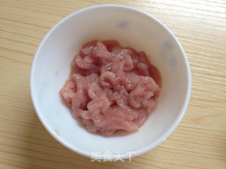 茭白炒肉丝的做法步骤：4