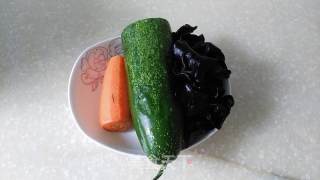 老黄瓜排骨汤的做法步骤：2