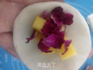 熊猫油桃玫瑰包的做法步骤：4