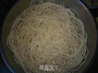 烤冷面的做法步骤：1
