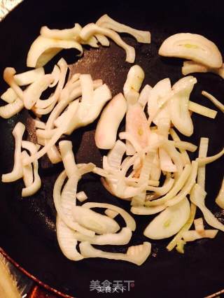 咖喱炒牛肉芒果的做法步骤：6